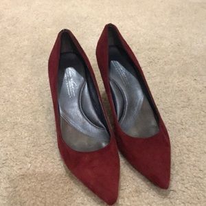 Kenneth Cole Red Suede Pumps